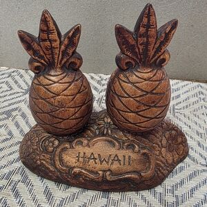 Vtg Treasure Craft Pineapple Salt Pepper Shaker Set #125